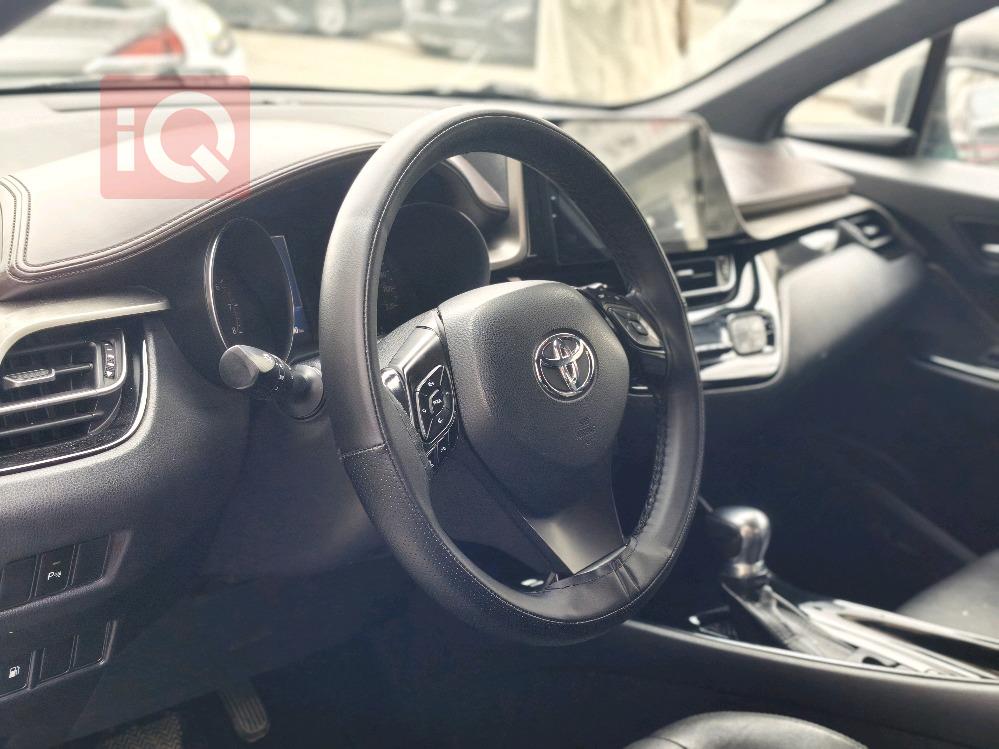 تويوتا سي اتش ار